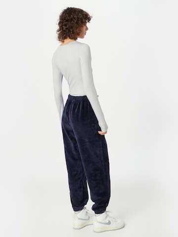 LEVI'S ® Ozke Hlače 'Graphic Laundry Sweatpant' | modra barva