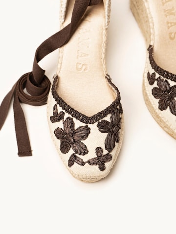 Sandalo 'Alpargata Cuña 7 cm' di Alhamas in beige