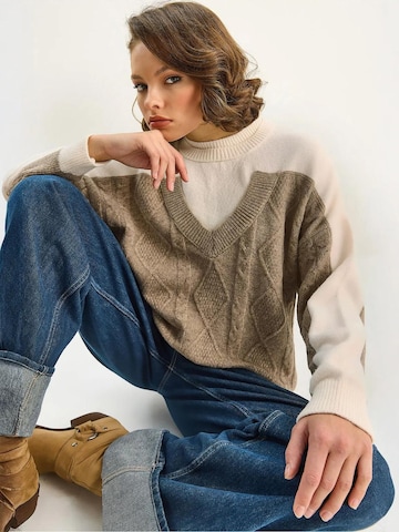 Pullover di Bianco Lucci in beige