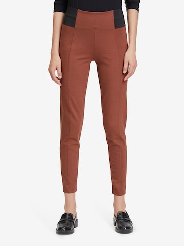 Betty Barclay Skinny Pants in Brown: front