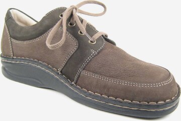 Finn Comfort Athletic Lace-Up Shoes in Brown