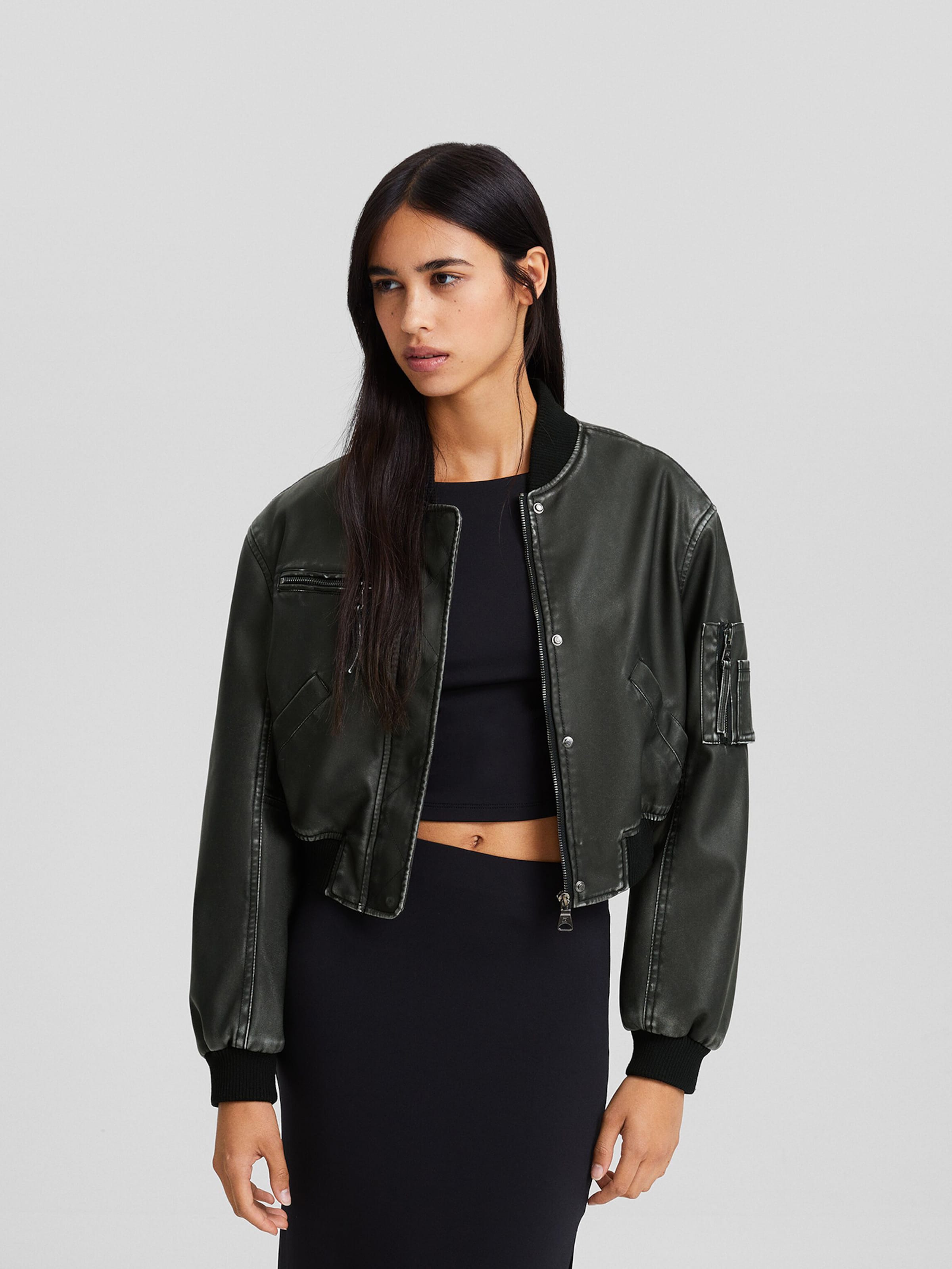Bershka Jacke in Schwarz ABOUT YOU