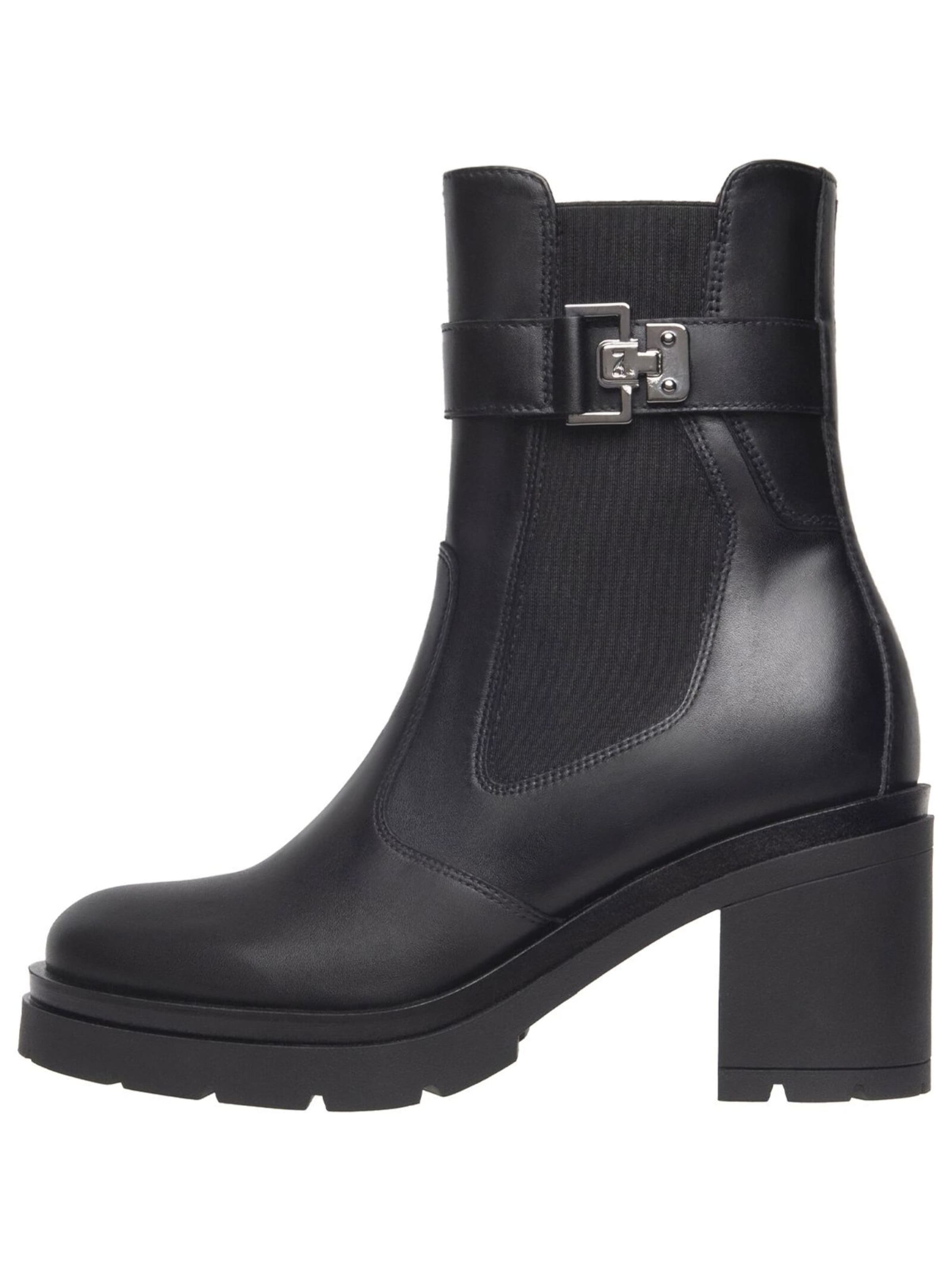 Boots di Nero Giardini in nero