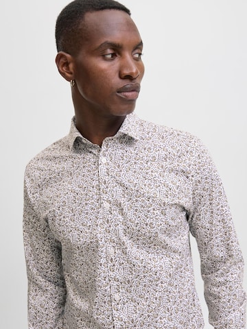 Coupe regular Chemise 'JPRBL A Black Pool' JACK & JONES en blanc