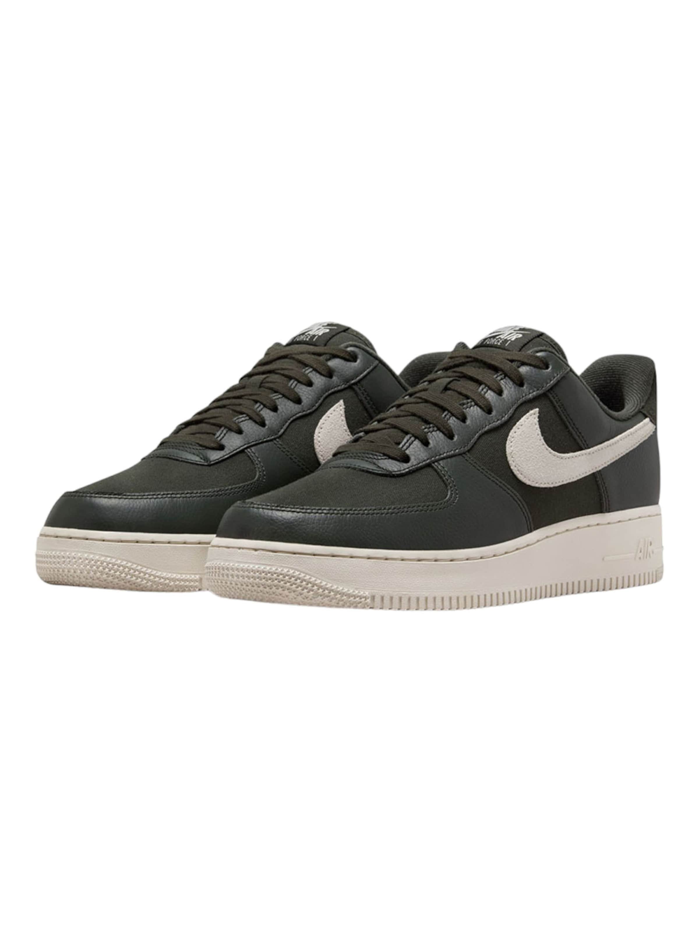 Baskets basses Nike Sportswear en mélange de couleurs