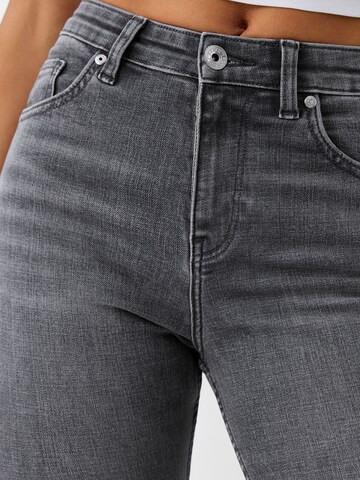 Bershka Skinny Jeans in Grijs