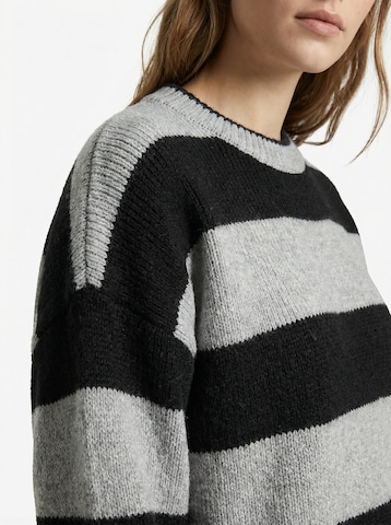 studioselect Neulepaita 'Raven' värissä musta