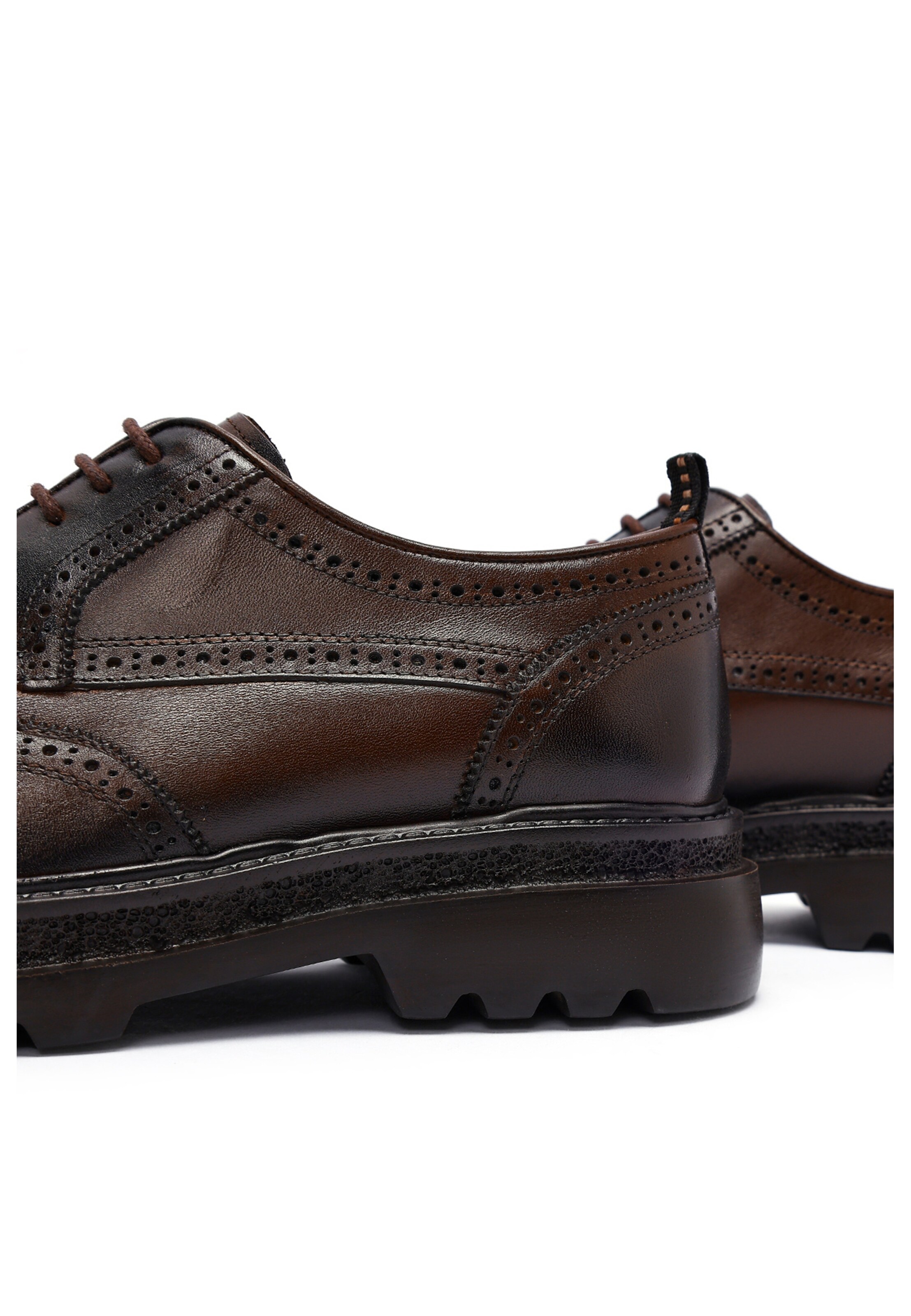 Chaussure à lacets Derimod en marron