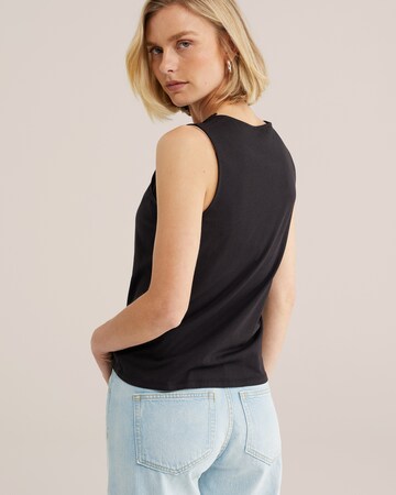 WE Fashion Toppi värissä musta