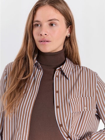 T-shirt ' Evine ' NORR en marron : devant