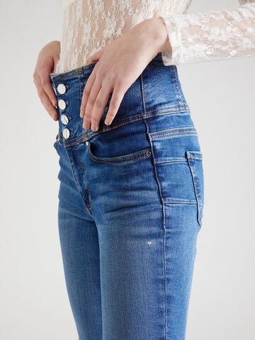 GUESS Flared Jeans in Blau