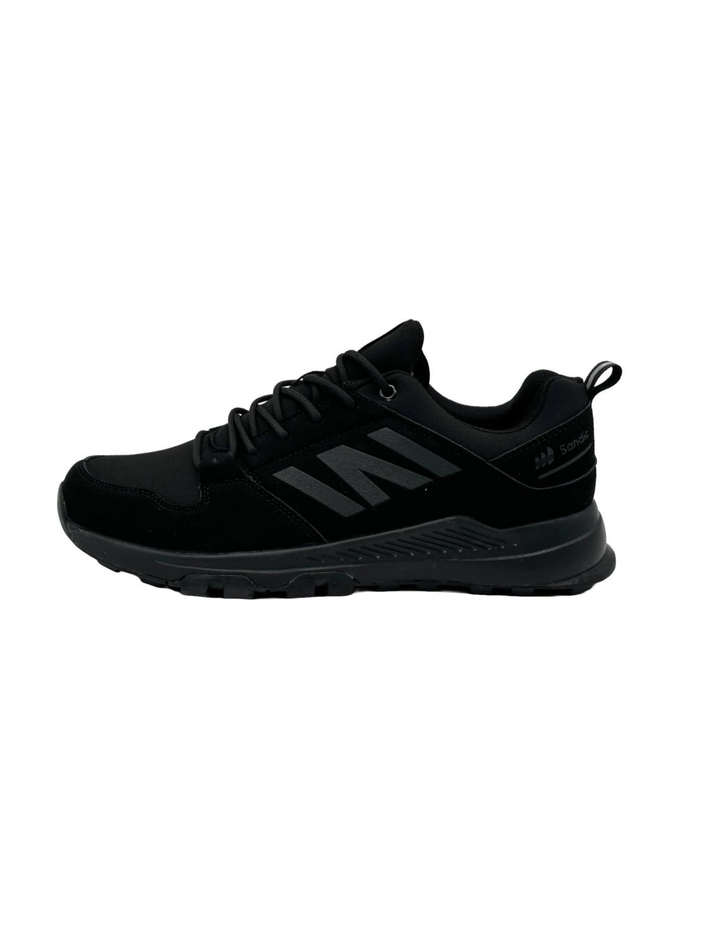 Nowaland Sneakers in Black: front