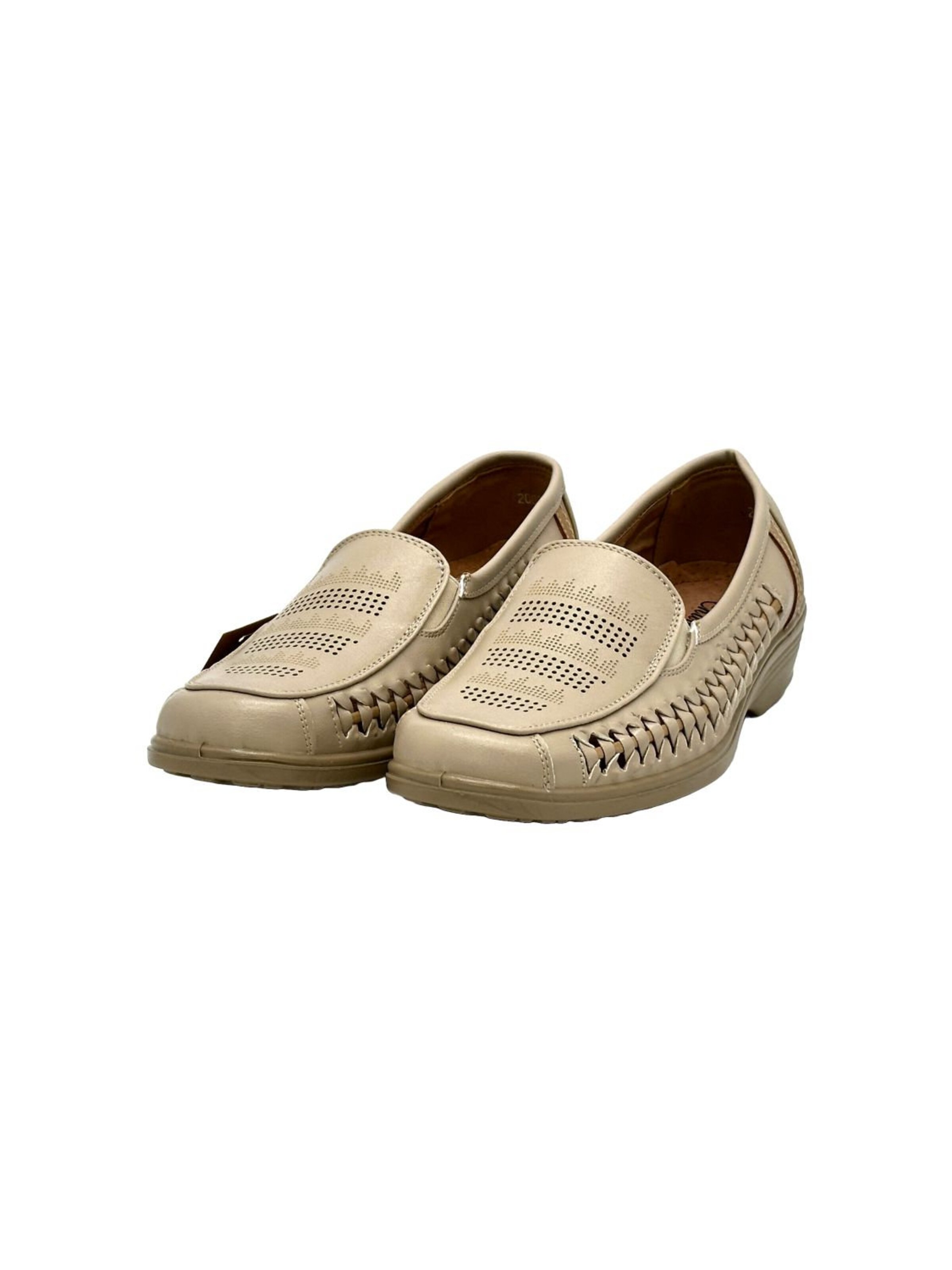 Nowaland Classic Flats in Beige