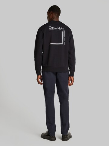 Calvin Klein Свитшот в Черный: спереди