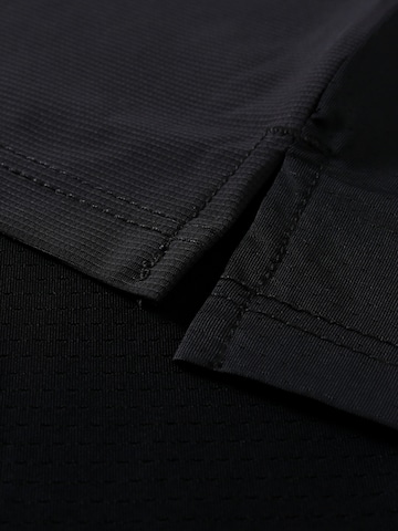 YOUTHUP Performance Shirt 'Lichtschein' in Black