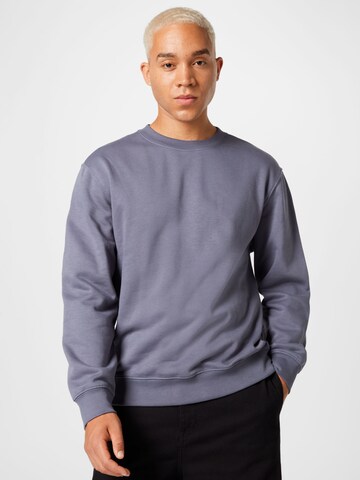 WEEKDAYSweater majica - plava boja: prednji dio