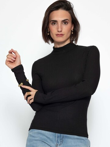 SASSYCLASSY Shirt in Black: front