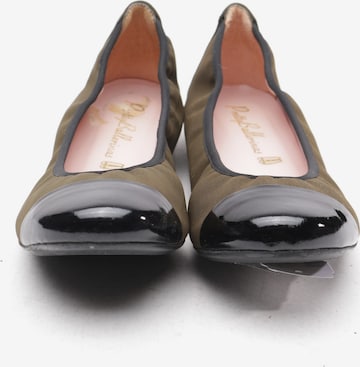 PRETTY BALLERINAS Flats & Loafers in 37 in Green