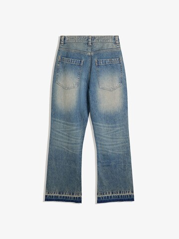 Bershka Flared Jeans in Blue