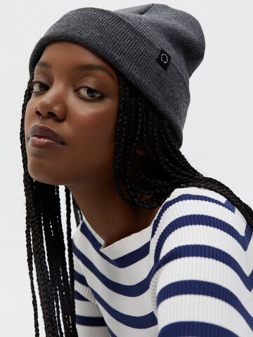 Bonnet Pull&Bear en gris