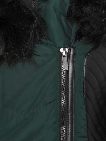 Only Tall Winter coat 'ONLNEWLINETTE' in Green