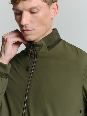 No Excess Between-season jacket in Green