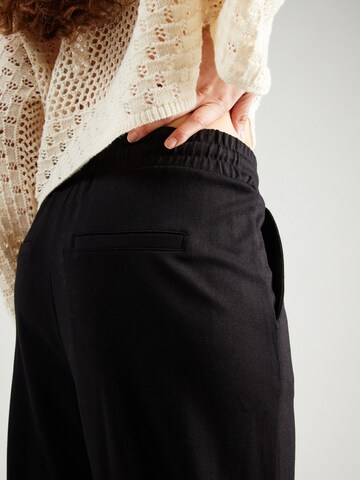 QS Regular Pleat-Front Pants in Black