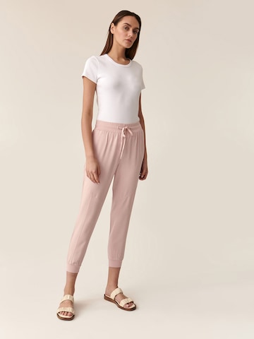 TATUUM - Tapered Pantalón 'Sanko' en rosa