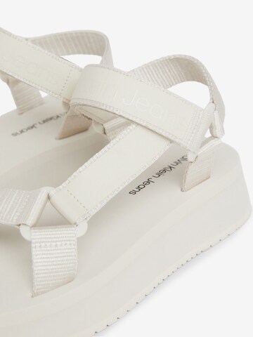 Sandales Calvin Klein Jeans en blanc