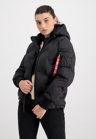 ALPHA INDUSTRIES Χειμερινό μπουφάν 'Flight Jacket Hooded Logo Puffer Wmn' σε μαύρο: μπροστά