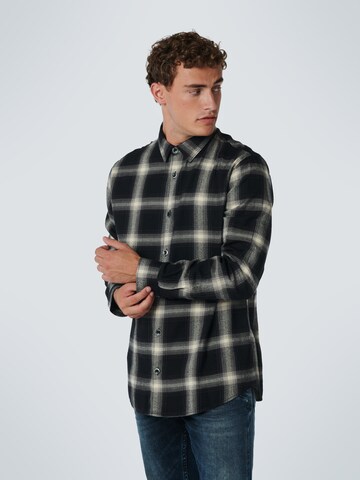 Coupe regular Chemise No Excess en noir : devant