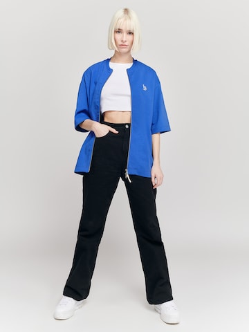 LYCATI exclusive for ABOUT YOU Shirt 'Tie' in Blauw
