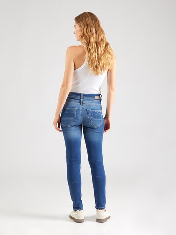 Coupe slim Jean 'Amelie' Gang en bleu