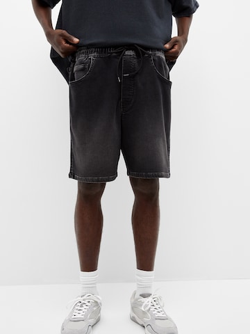 Pull&Bear Regular Shorts in Schwarz: predná strana