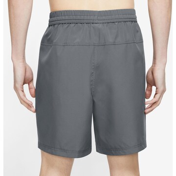 NIKE - regular Pantalón deportivo en gris