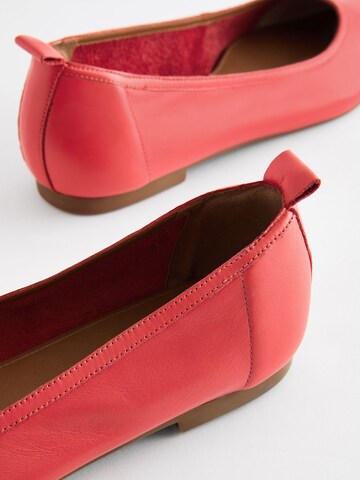 Next - Sabrina em vermelho