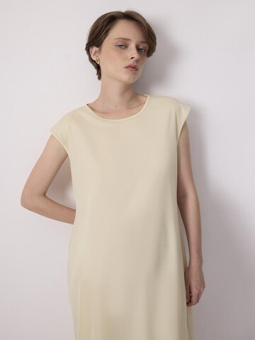 Robe Touche Prive en beige