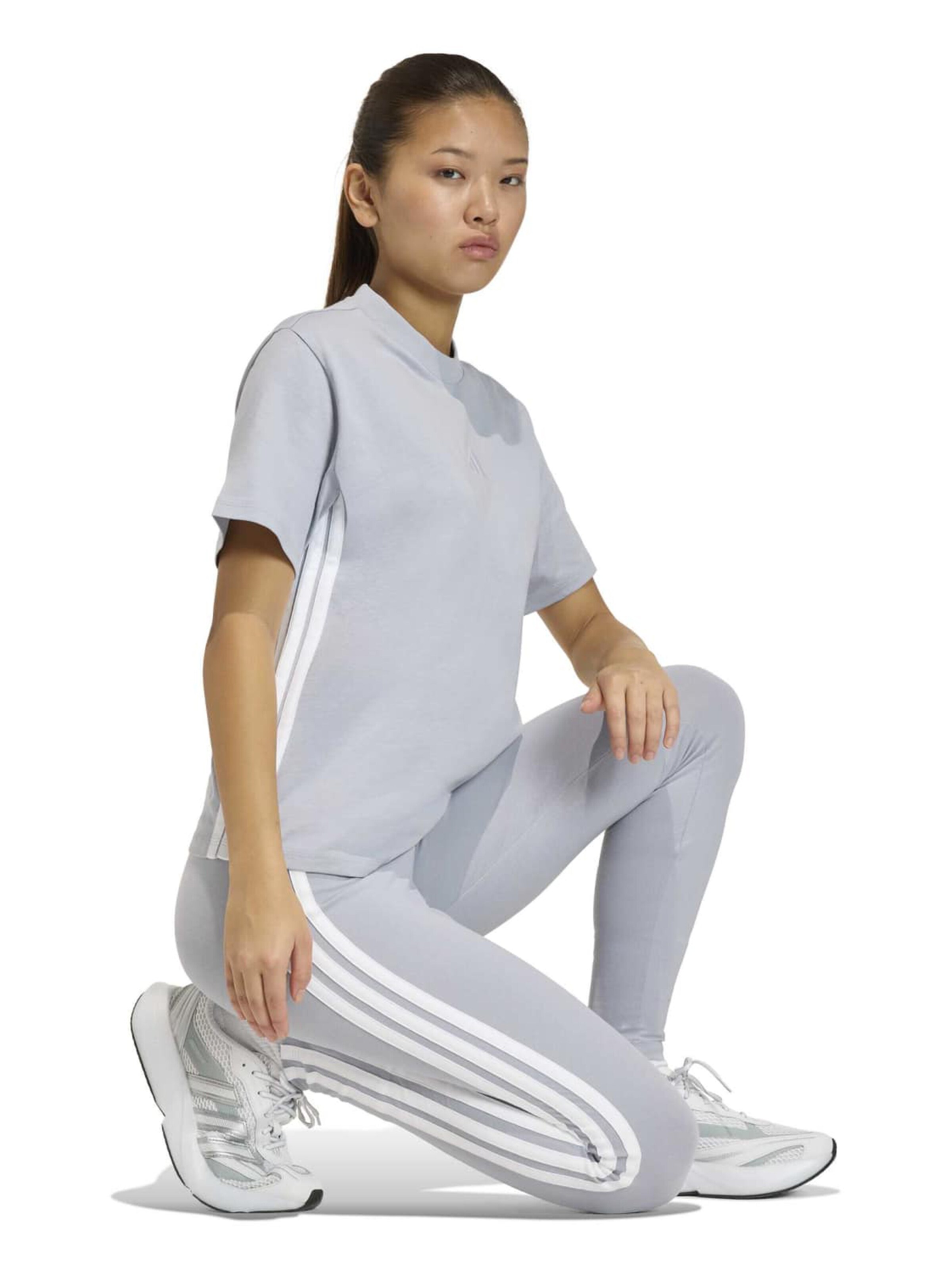 Skinny Pantaloni sport 'Essentials' de la ADIDAS SPORTSWEAR pe gri: față