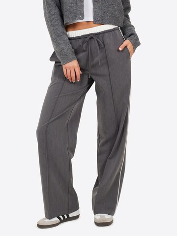 Wide Leg Pantalon à plis BRAVE SOUL en gris : devant