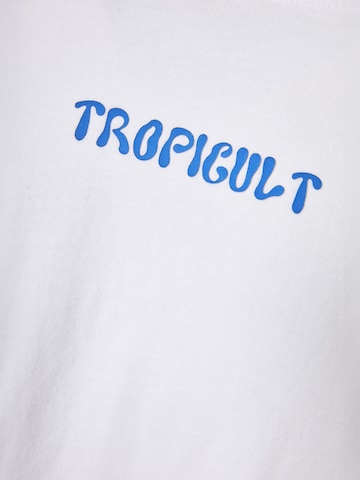 Tricou de la Funky Buddha pe alb