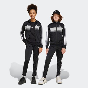 Completo per l'allenamento 'Seasonal Essentials Tiberio' di ADIDAS SPORTSWEAR in nero