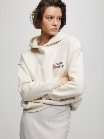 Pull&Bear Sweatshirt in Beige: predná strana