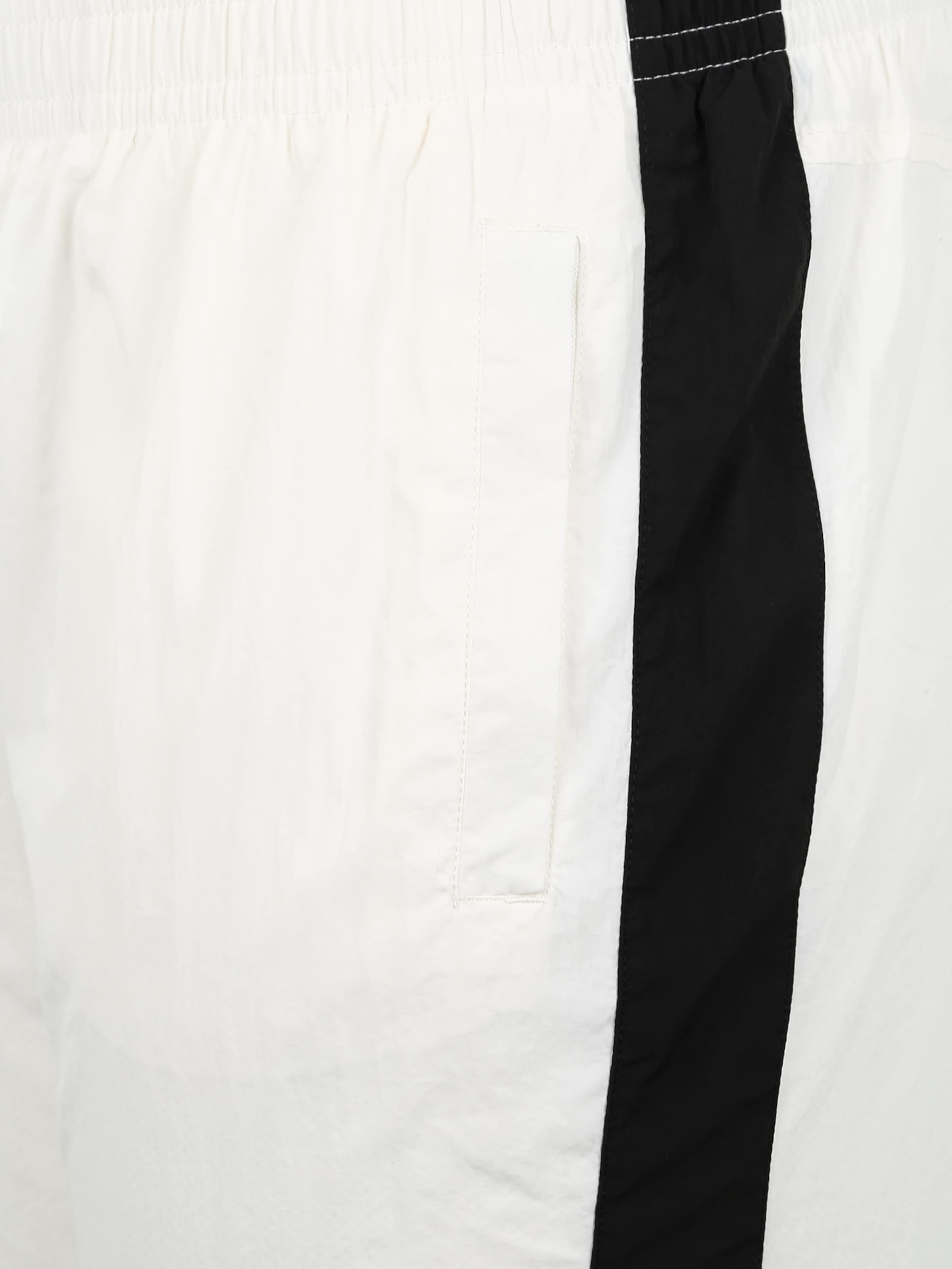 balts Urban Classics Pakapēniski sašaurināts piegriezums Bikses