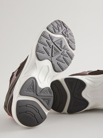 Next Platform trainers in Brown