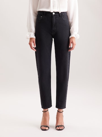 SEIDENSTICKER Regular Jeans 'August Drop 252' in Zwart: voorkant