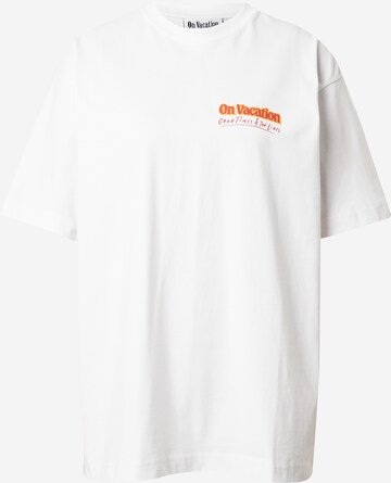 On Vacation Club Shirt 'Sunshine' in White: front