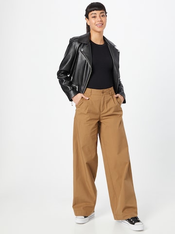 Wide leg Pantaloni con pieghe di s.Oliver in marrone