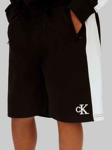 Loosefit Pantalon Calvin Klein Jeans en noir