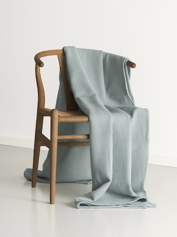 Cradle Studio Blankets 'Piqué Oversize' in Green: front