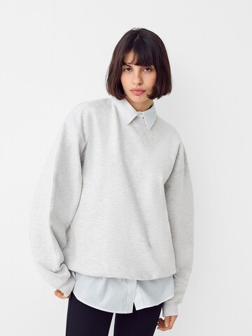 Sweat-shirt Bershka en gris : devant